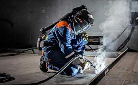 電焊作業(yè)中，哪些勞保用品可以保護自身健康